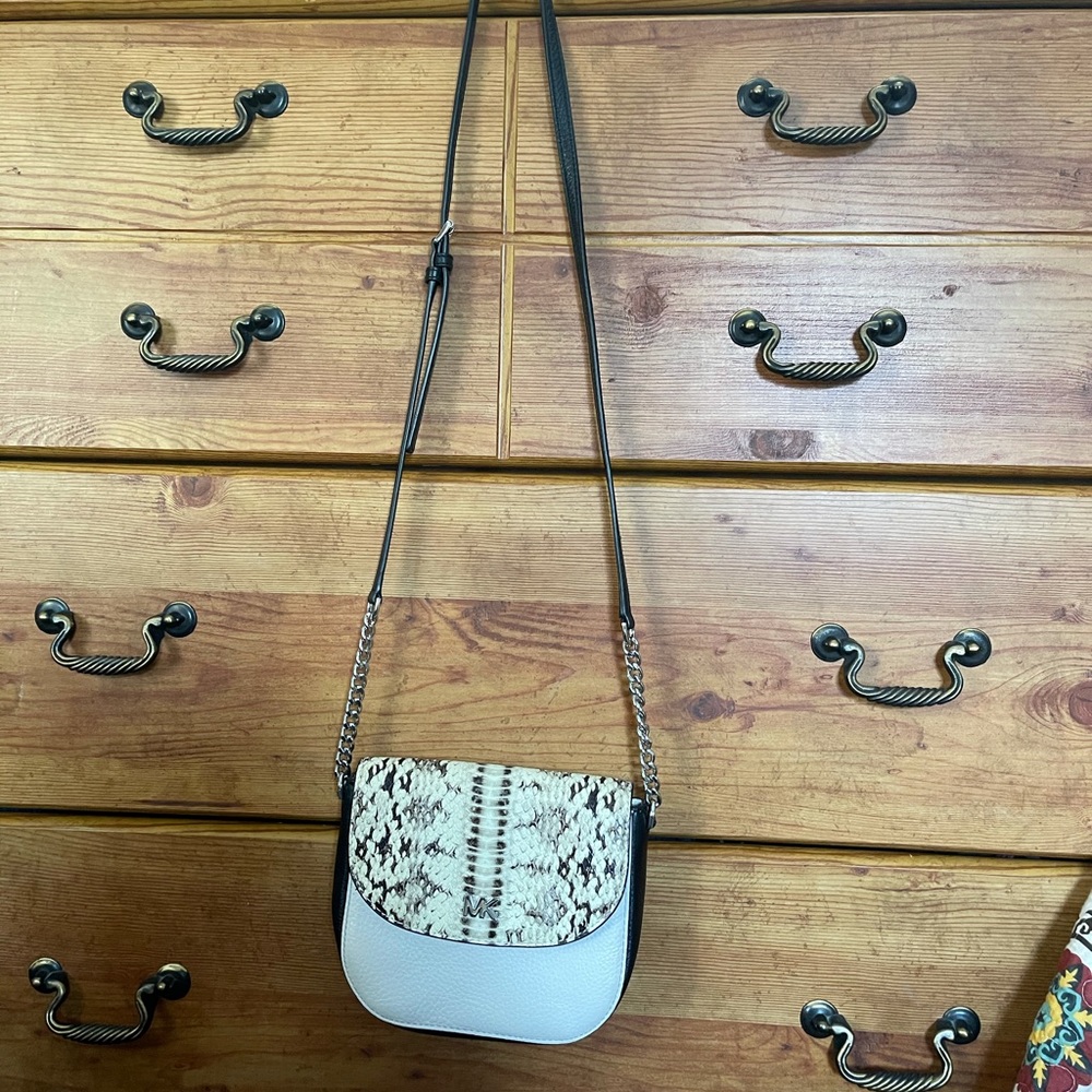 Michael kors crossbody